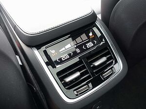 Volvo  Recharge Ultimate Dark T8 AWD/B&W/360°/Pano
