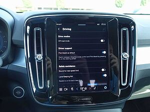 Volvo  Core B3 Mild-Hybrid BLIS/ACC/KAMERA/SHZ