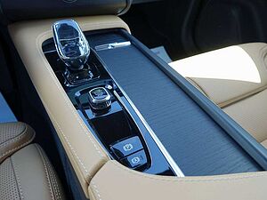 Volvo  Plus Bright T8 Recharge AWD B&W/LUFT/AHK