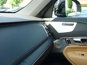 Volvo  Plus Bright T8 Recharge AWD B&W/LUFT/AHK