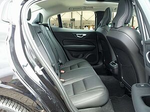 Volvo  Ultimate B5 AWD Dark/Pano/H&K/BLIS/Memory