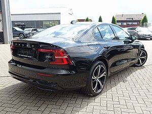 Volvo  Ultimate B5 AWD Dark/Pano/H&K/BLIS/Memory