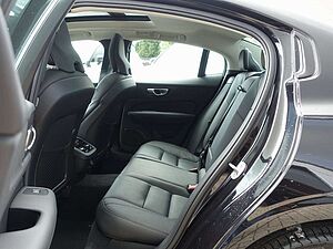Volvo  Ultimate B5 AWD Dark/Pano/H&K/BLIS/Memory