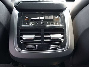 Volvo  B5 Diesel Ultimate Bright AWD PANO/HUD/AHK