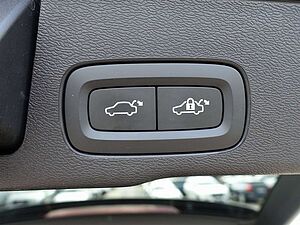 Volvo  B5 Diesel Ultimate Bright AWD PANO/HUD/AHK