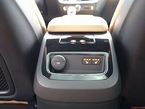 Volvo  Ultra Dark T6 AWD Plug-in Hybrid B&W/AHK/360