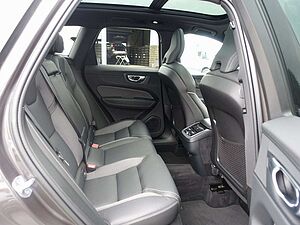 Volvo  B4 AWD Ultimate /Panorama/ Standheizung