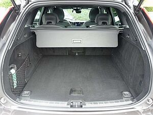 Volvo  B4 AWD Ultimate /Panorama/ Standheizung