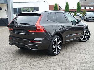 Volvo  B4 AWD Ultimate /Panorama/ Standheizung