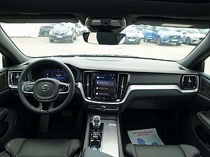 Volvo  Ultimate Dark B5 AWD Benzin PANO/HUD/BLIS