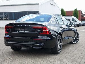 Volvo  Ultimate Dark B5 AWD Benzin PANO/HUD/BLIS