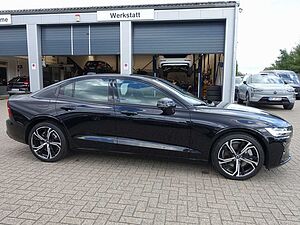 Volvo  Ultimate Dark B5 AWD Benzin PANO/HUD/BLIS