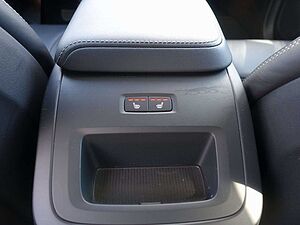 Volvo  B4 Plus Dark AWD 360°Cam/AHK/Harman/Kardon