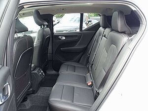 Volvo  Ultra Dark B4 Mild-Hybrid PANO/360°KAM/BLIS
