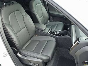 Volvo  Ultra Dark B4 Mild-Hybrid PANO/360°KAM/BLIS