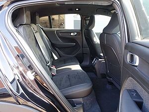 Volvo  Black Edition Ultra Twin Motor Performance
