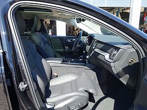 Volvo  Ultra T6 AWD/H&K/HeadUP/360°/BLIS/Memory