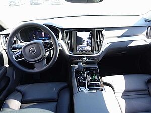 Volvo  Ultra T6 AWD/H&K/HeadUP/360°/BLIS/Memory