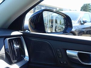 Volvo  Ultra T6 AWD/H&K/HeadUP/360°/BLIS/Memory