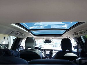 Volvo  Ultra T6 AWD/H&K/HeadUP/360°/BLIS/Memory