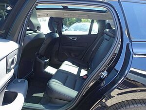 Volvo  Ultra T6 AWD/H&K/HeadUP/360°/BLIS/Memory