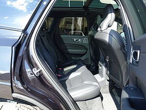 Volvo  Black Edition Plus T6 AWD/Pano/AHK/H&K/BLIS
