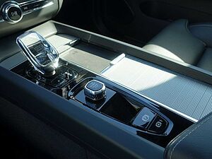 Volvo  Black Edition Plus T6 AWD/Pano/AHK/H&K/BLIS