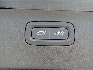 Volvo  Ultra, T8 AWD/360°/Pano/BLIS/FourC/B&W