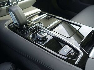 Volvo  Ultra, T6 AWD Plug-in Hybrid/Pano/H&K/AHK