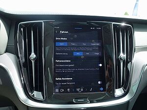 Volvo  Ultra Dark T6 AWD Plug-in Hybrid HUD/PANO