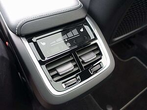 Volvo  B5 AWD R-Design /Pano/Standh/AHK
