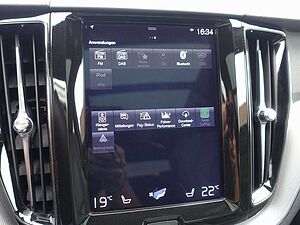 Volvo  B5 AWD R-Design /Pano/Standh/AHK
