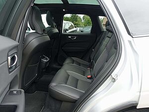Volvo  B5 AWD R-Design /Pano/Standh/AHK