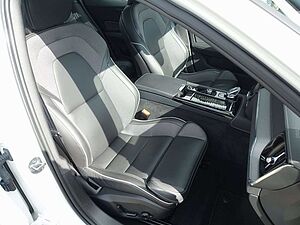 Volvo  Recharge Ultimate Dark T8 AWD HUD/B&W/PANO