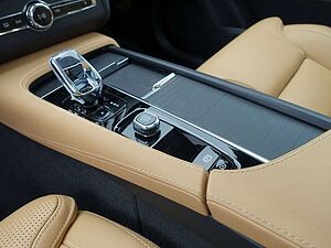 Volvo  Ultra T8 AWD/360°/Pano/BLIS/FourC/Massage