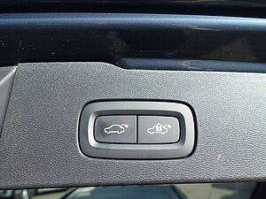Volvo  Ultra Dark T6 AWD Plug-in Hybrid PANO/HUD