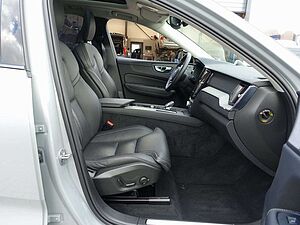 Volvo  Ultra B5 AWD Dark/Massage/B&W/360°/Pano