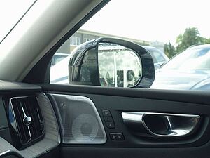 Volvo  Ultra Dark T8 AWD/ 22'/B&W/FourC/Massage