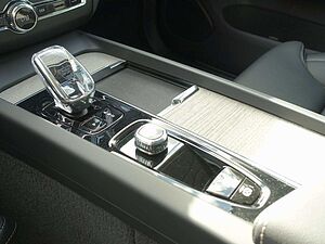 Volvo  Ultra Dark T8 AWD/ 22'/B&W/FourC/Massage