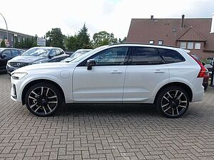 Volvo  Ultra Dark T8 AWD/ 22'/B&W/FourC/Massage
