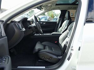 Volvo  Ultra Dark T8 AWD/ 22'/B&W/FourC/Massage