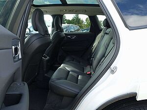 Volvo  Ultra Dark T8 AWD/ 22'/B&W/FourC/Massage