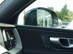 Volvo  Black Edition Plus B5 AWD/360°/HeadUp/BLIS