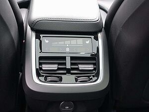 Volvo  B4 Mild-Hybrid Benzin Inscription/AHK/Pano