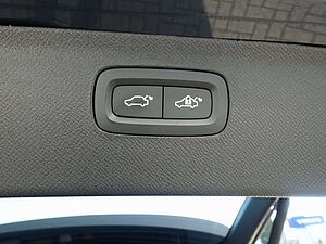 Volvo  Ultra T8 AWD/360°/FourC/B&W/Massage/HeadUP
