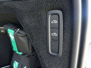 Volvo  Ultra T8 AWD/360°/FourC/B&W/Massage/HeadUP