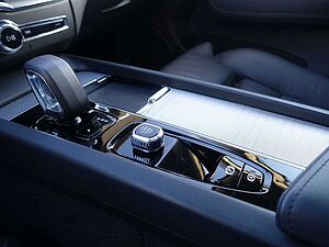 Volvo  Plus T6 AWD/Pano/H&K/AHK/FourC/360°/BLIS