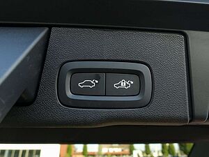 Volvo  Plus T6 AWD/Pano/H&K/AHK/FourC/360°/BLIS