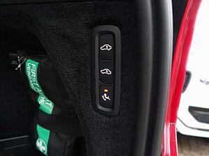 Volvo  Ultra T8 AWD/FourC/AHK/HeadUP/Pano/360°/BLS