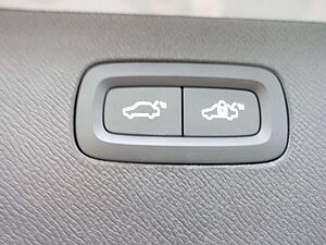 Volvo  Ultra T8 AWD/FourC/AHK/HeadUP/Pano/360°/BLS